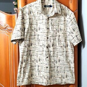 BOCA CLASSIC,  men's Hawian type shirt. EXCELLENT CONDITION AND QUALITY. SIZE LG